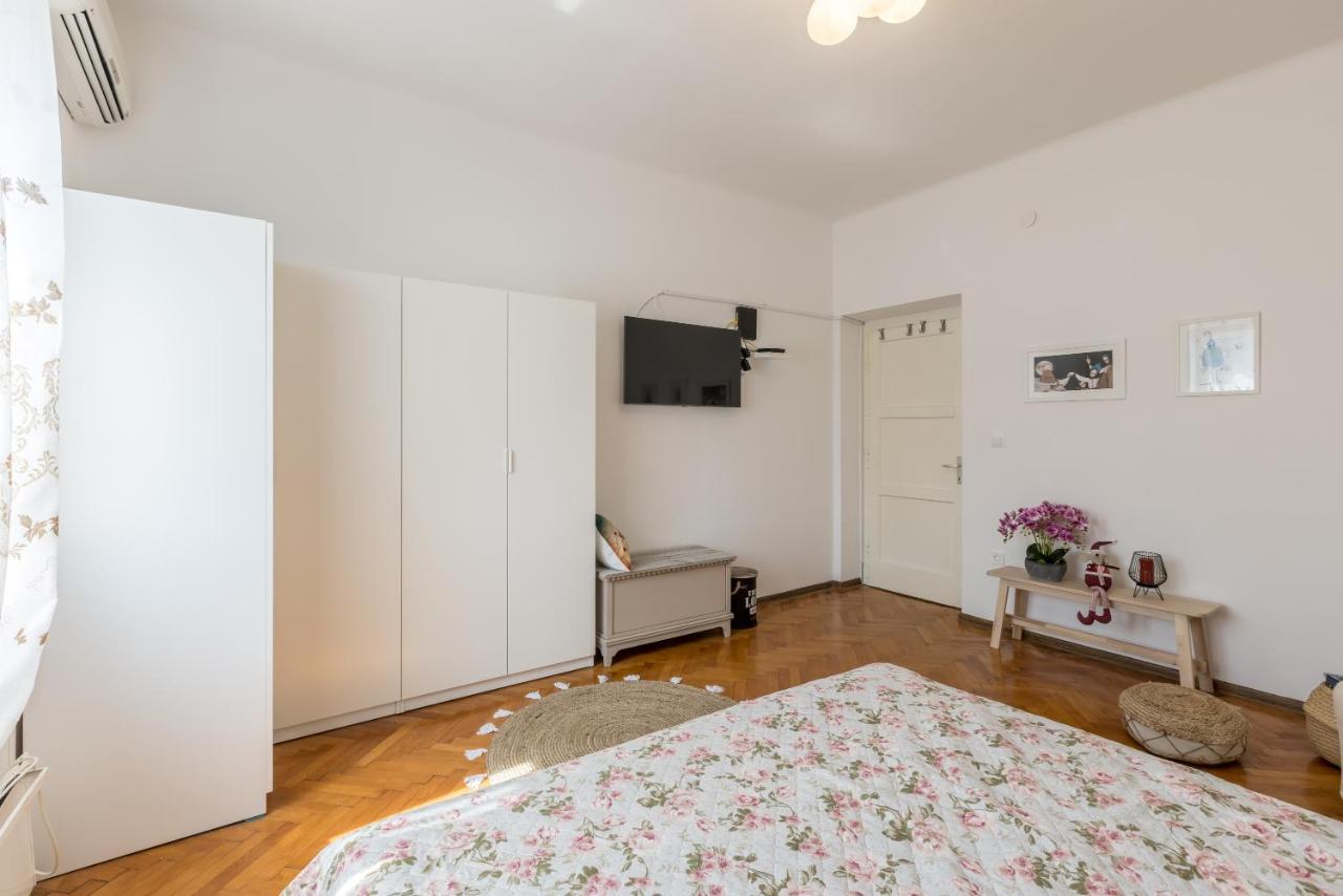 Noe And Joey Apartment Split Luaran gambar